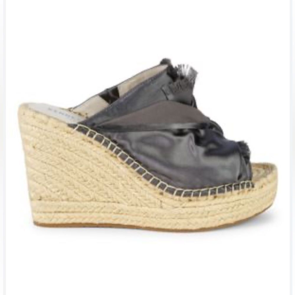 Kenneth Cole Gunmetal Grey Satin Espadrilles Wedge Sandals Size 7.5M. B83